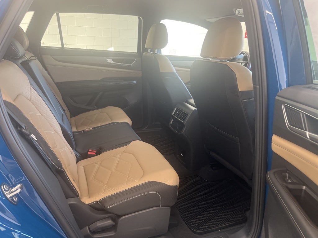 2025 Volkswagen Atlas Cross Sport 2.0T SE w/ Technology