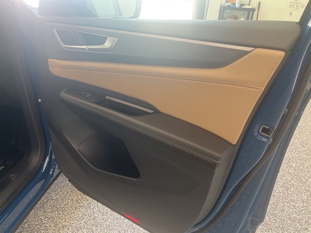 2025 Volkswagen Atlas Cross Sport 2.0T SE w/ Technology