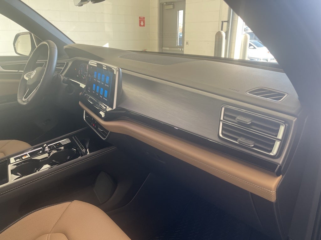 2025 Volkswagen Atlas Cross Sport 2.0T SE w/ Technology