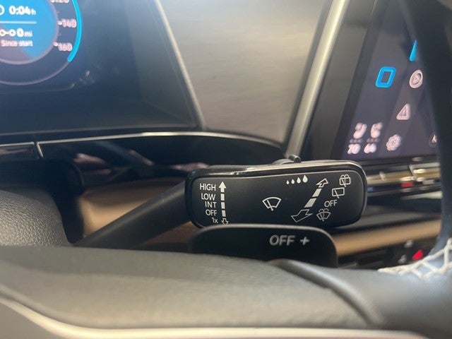 2025 Volkswagen Atlas Cross Sport 2.0T SE w/ Technology