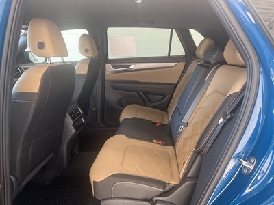 2025 Volkswagen Atlas Cross Sport 2.0T SE w/ Technology