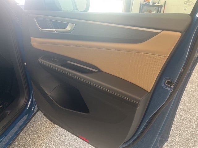 2025 Volkswagen Atlas Cross Sport 2.0T SE w/ Technology