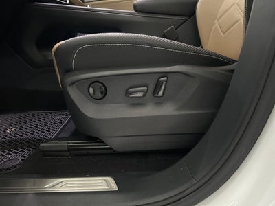 2025 Volkswagen Atlas Cross Sport 2.0T SE w/ Technology