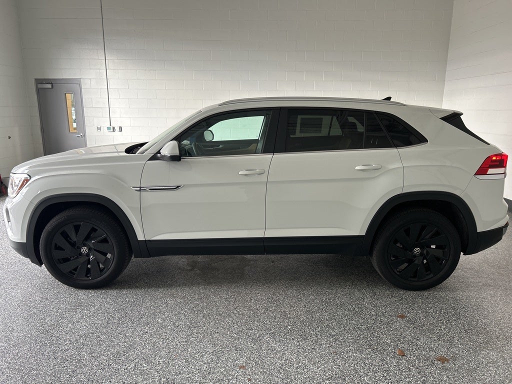 2025 Volkswagen Atlas Cross Sport 2.0T SE w/ Technology
