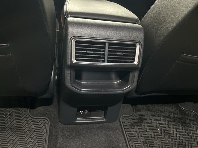 2025 Volkswagen Atlas Cross Sport 2.0T SE w/ Technology