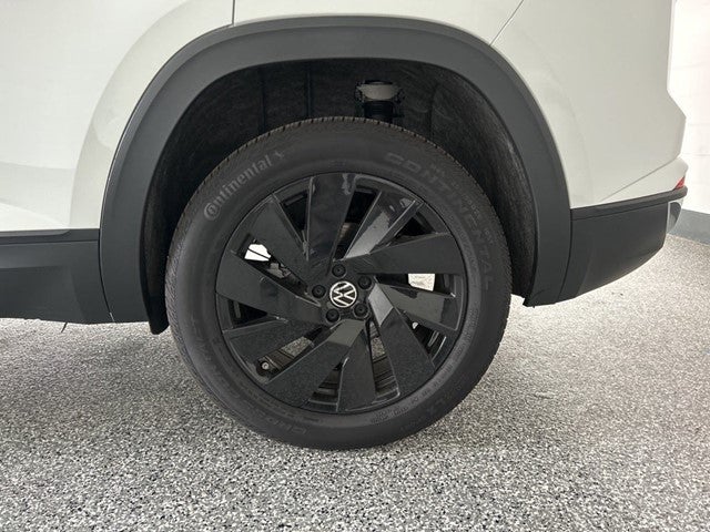 2025 Volkswagen Atlas Cross Sport 2.0T SE w/ Technology