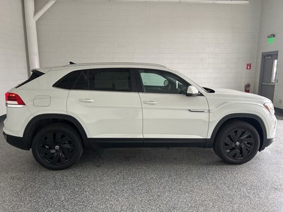 2025 Volkswagen Atlas Cross Sport 2.0T SE w/ Technology