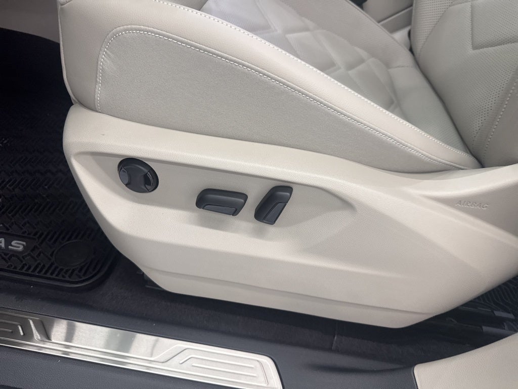 2026 Volkswagen Atlas 2.0T SE w/ Technology