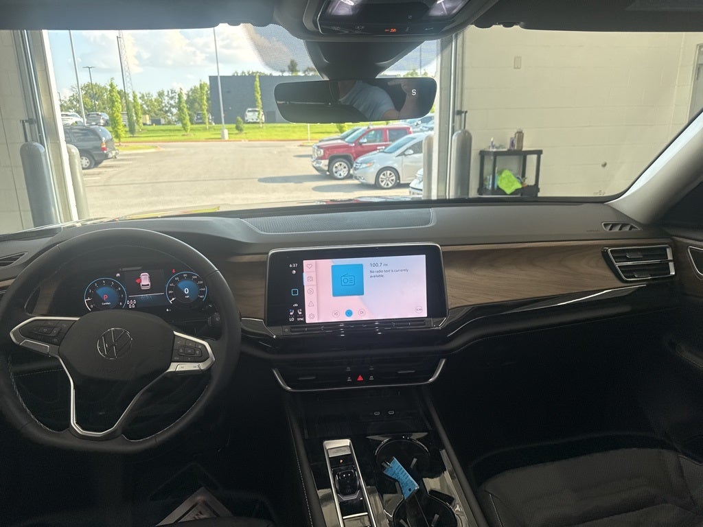 2026 Volkswagen Atlas 2.0T SE w/ Technology