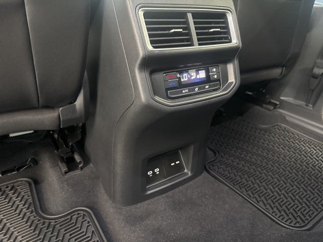 2026 Volkswagen Atlas 2.0T SE w/ Technology