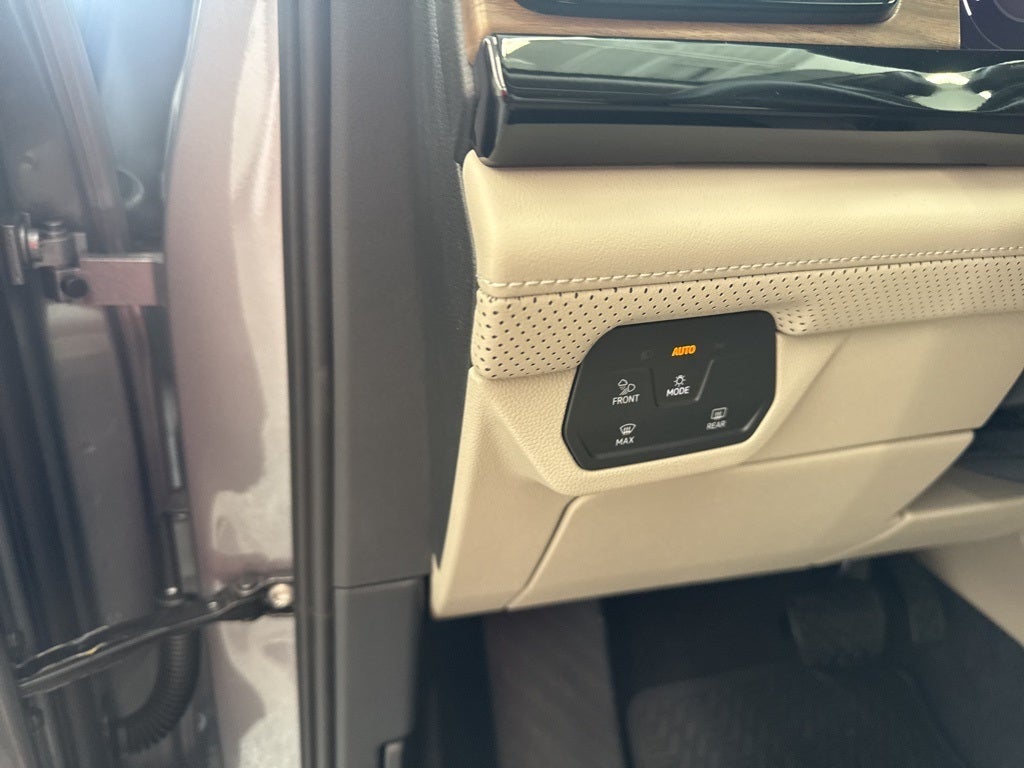 2026 Volkswagen Atlas 2.0T SE w/ Technology