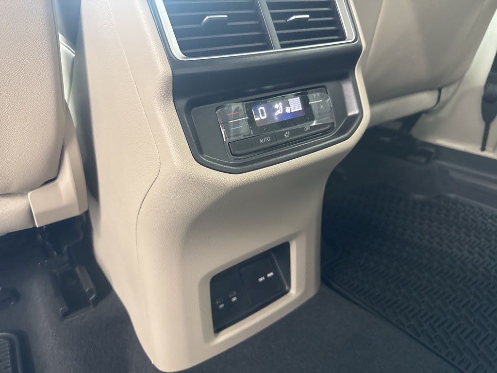 2026 Volkswagen Atlas 2.0T SE w/ Technology