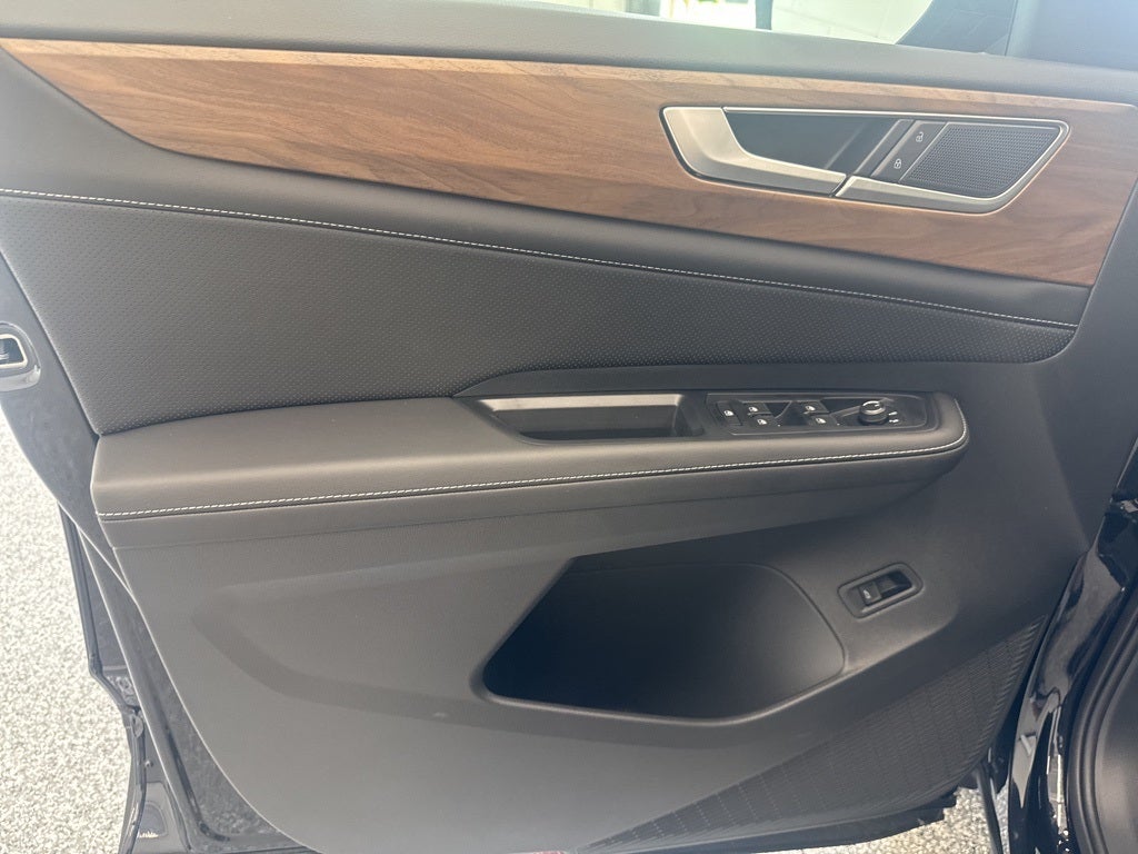 2026 Volkswagen Atlas 2.0T SE w/ Technology