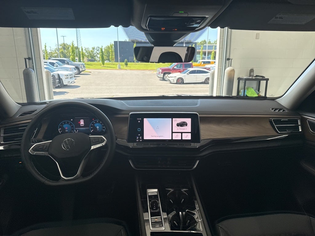 2026 Volkswagen Atlas 2.0T SE w/ Technology