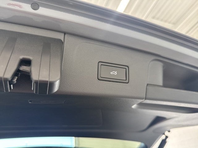 2026 Volkswagen Atlas 2.0T SE w/ Technology