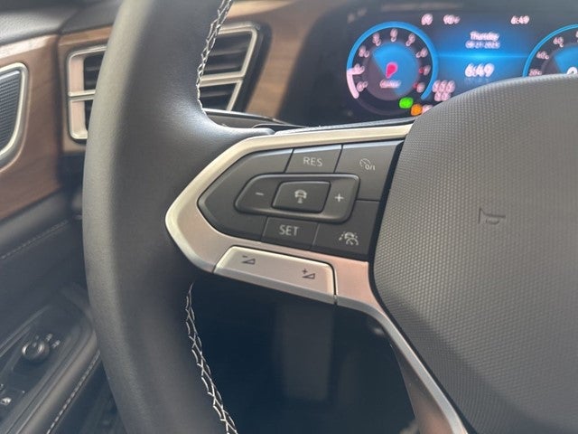 2026 Volkswagen Atlas 2.0T SE w/ Technology