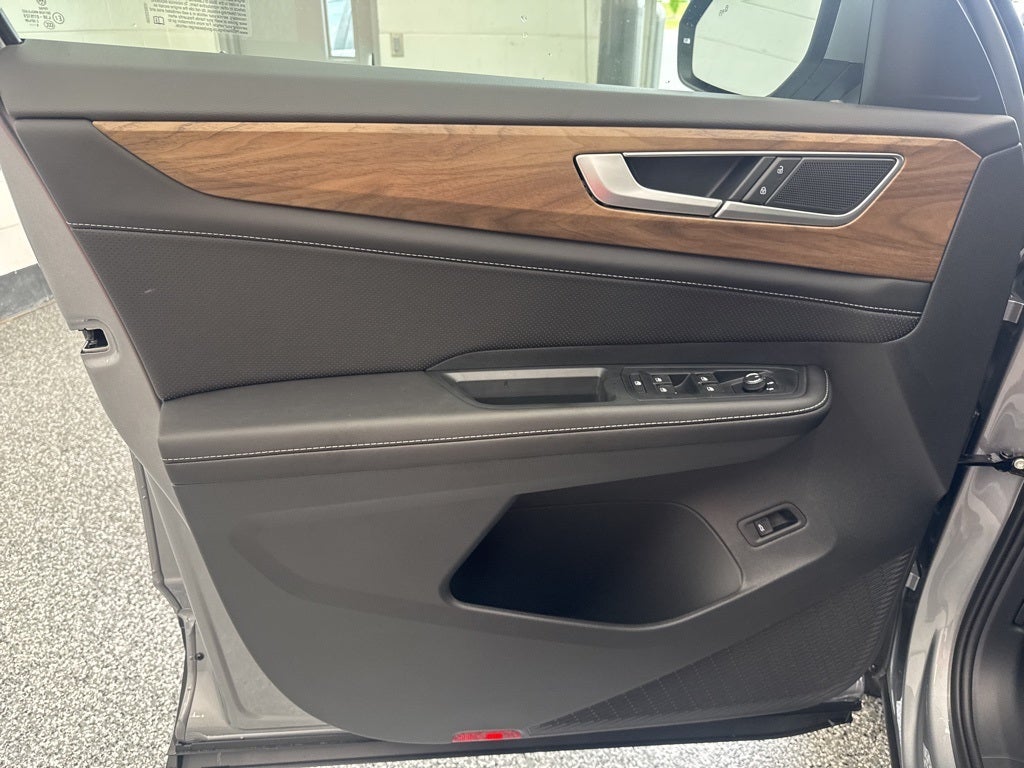 2026 Volkswagen Atlas 2.0T SE w/ Technology