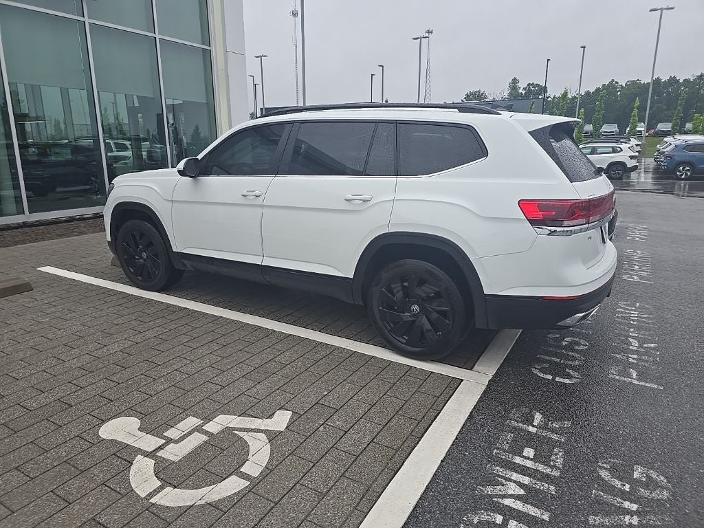 2025 Volkswagen Atlas 2.0T SE w/Technology