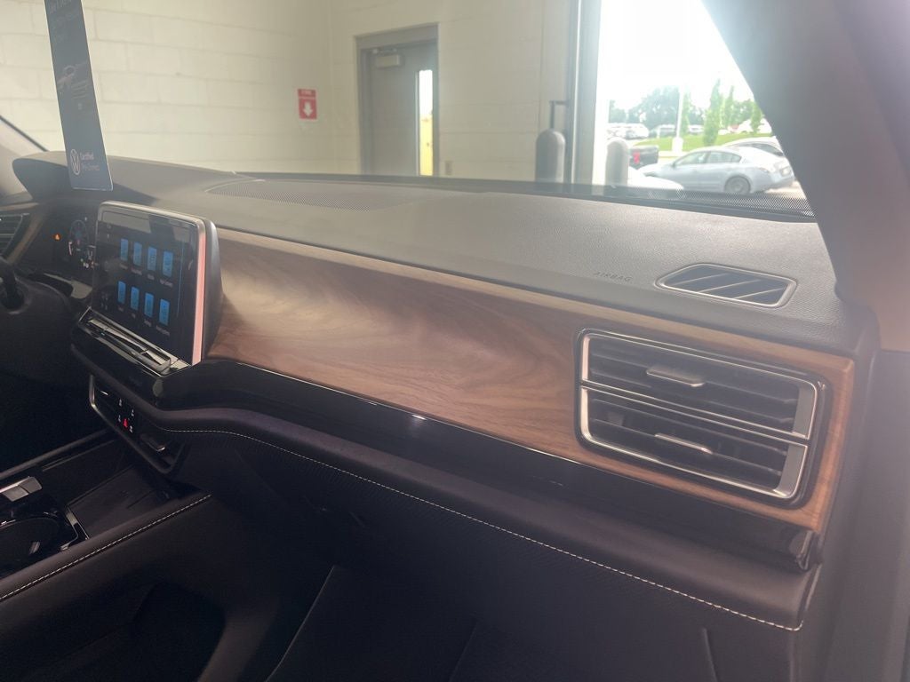 2025 Volkswagen Atlas 2.0T SE w/Technology
