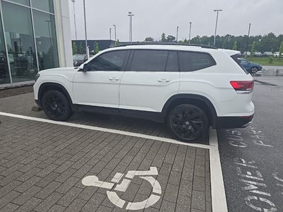 2025 Volkswagen Atlas 2.0T SE w/Technology