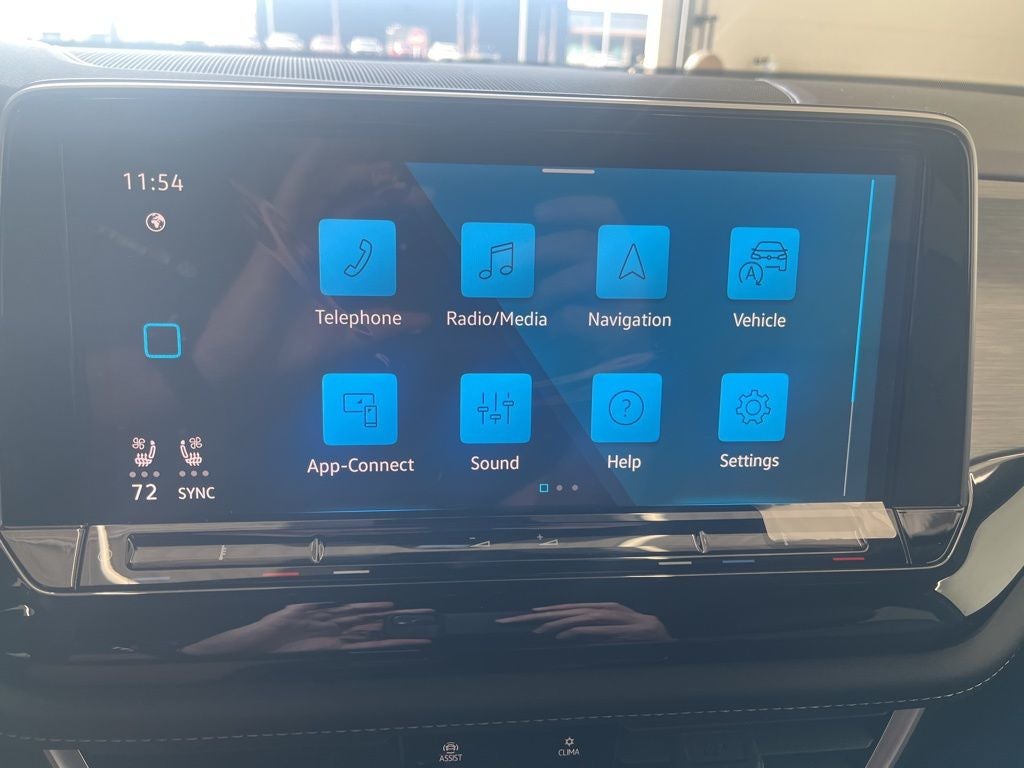 2026 Volkswagen Atlas Cross Sport 2.0T SE w/Technology
