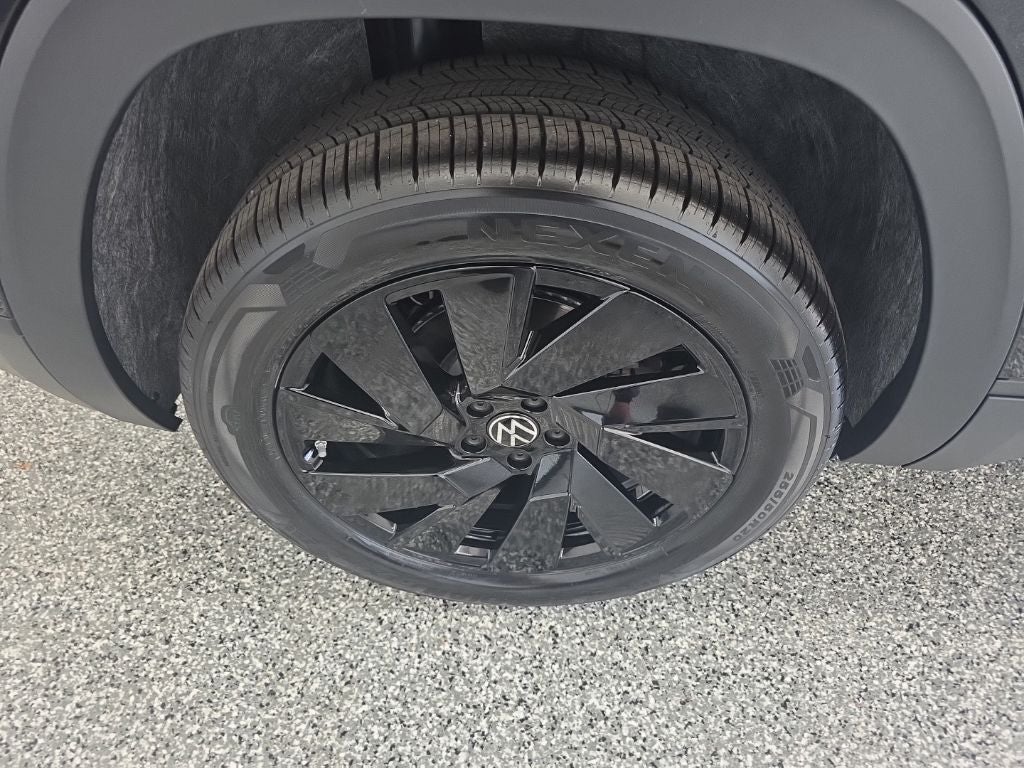 2026 Volkswagen Atlas Cross Sport SE w/Technology