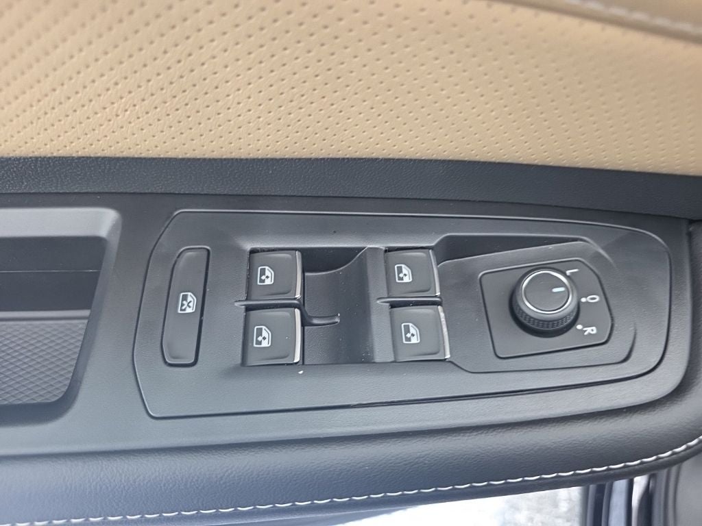 2026 Volkswagen Atlas Cross Sport SE w/Technology