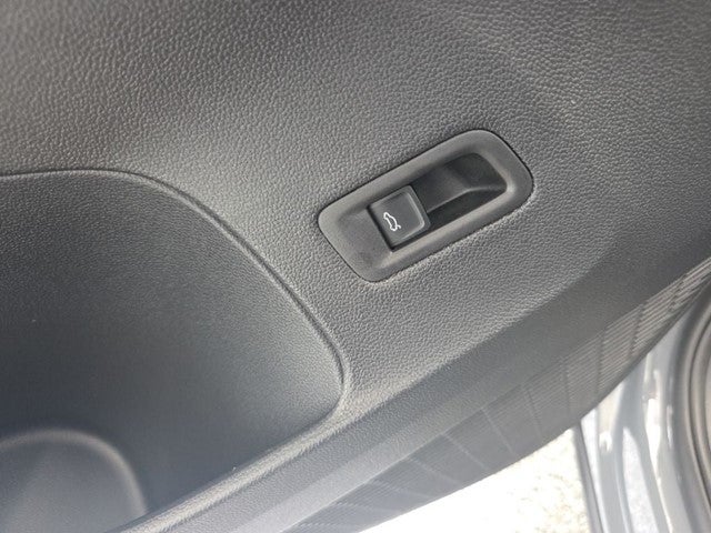 2026 Volkswagen Atlas Cross Sport SE w/Technology