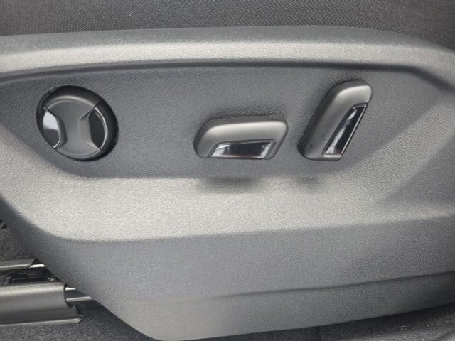 2026 Volkswagen Atlas Cross Sport SE w/Technology