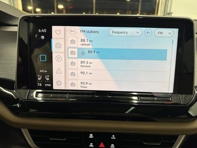 2026 Volkswagen Atlas Cross Sport 2.0T SE w/Technology