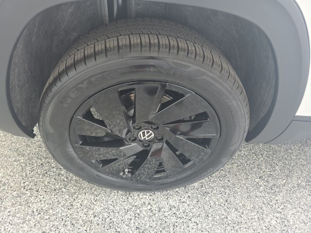 2026 Volkswagen Atlas Cross Sport SE w/Technology