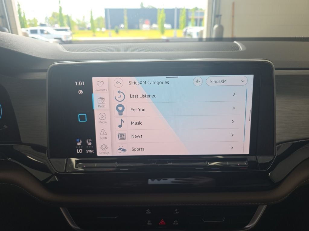 2026 Volkswagen Atlas Cross Sport SE w/Technology