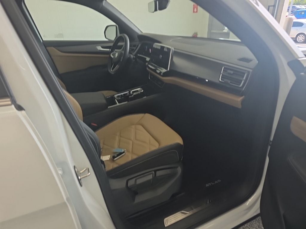 2026 Volkswagen Atlas Cross Sport SE w/Technology