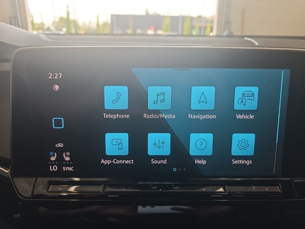 2026 Volkswagen Atlas Cross Sport 2.0T SE w/Technology
