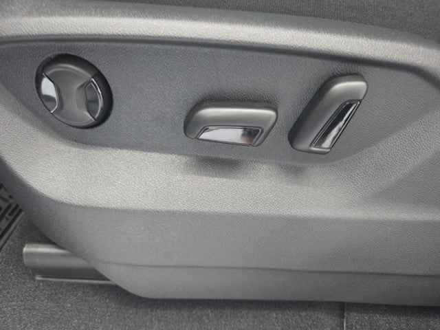 2026 Volkswagen Atlas Cross Sport SE w/Technology