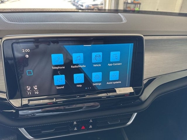 2026 Volkswagen Atlas Cross Sport 2.0T SE w/Technology