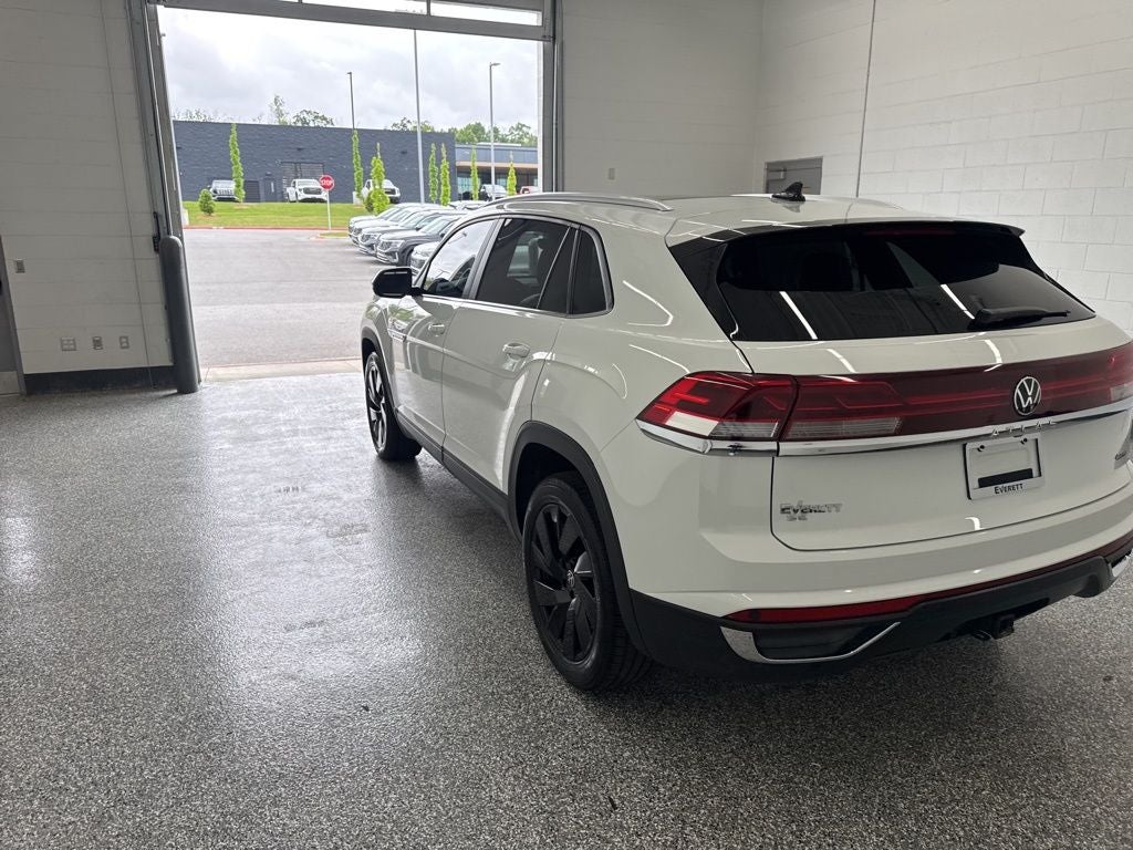2024 Volkswagen Atlas Cross Sport 2.0T SE w/Technology
