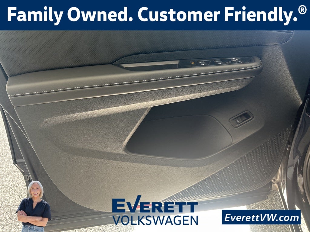 2025 Volkswagen Atlas Cross Sport 2.0T SE w/ Technology