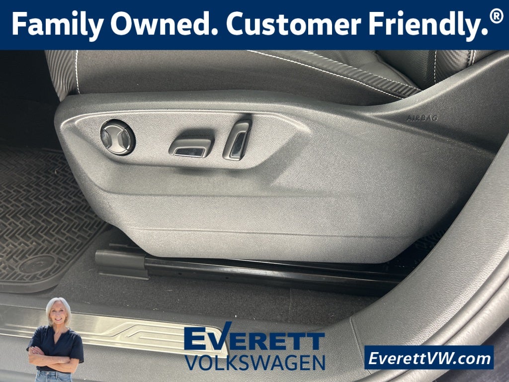 2025 Volkswagen Atlas Cross Sport 2.0T SE w/ Technology