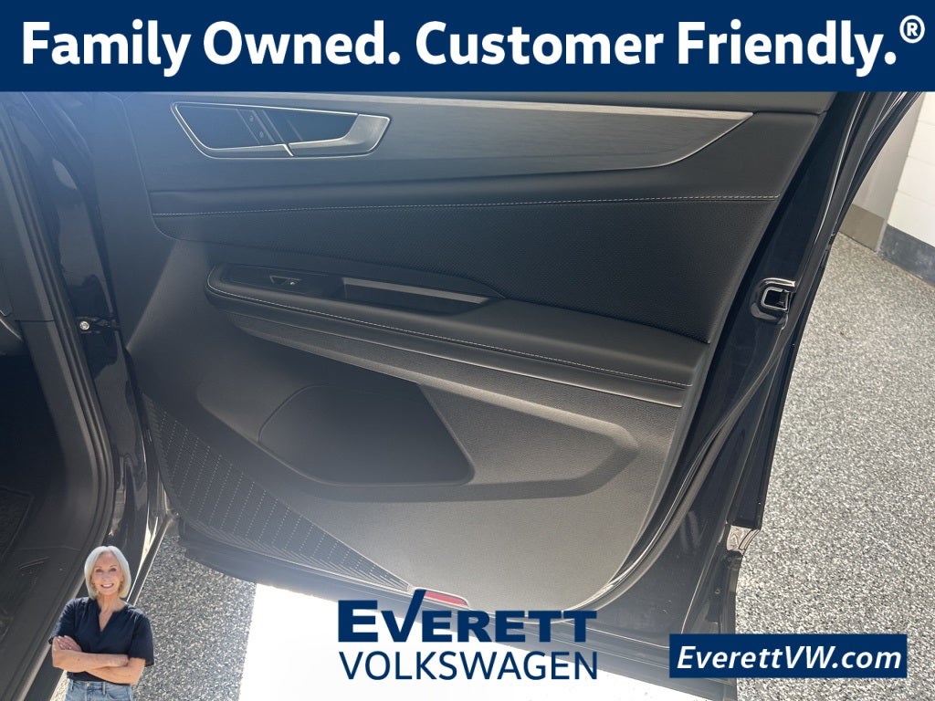 2025 Volkswagen Atlas Cross Sport 2.0T SE w/ Technology