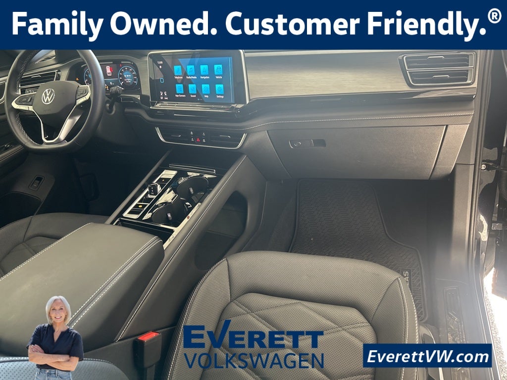 2025 Volkswagen Atlas Cross Sport 2.0T SE w/ Technology