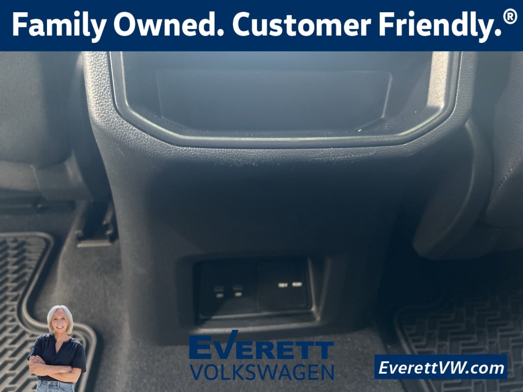 2025 Volkswagen Atlas Cross Sport 2.0T SE w/ Technology