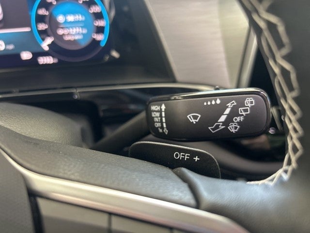 2025 Volkswagen Atlas Cross Sport 2.0T SE w/ Technology