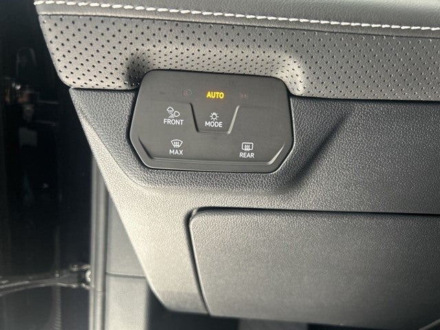 2025 Volkswagen Atlas Cross Sport 2.0T SE w/ Technology