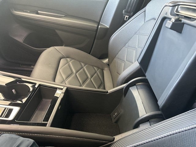 2025 Volkswagen Atlas Cross Sport 2.0T SE w/ Technology