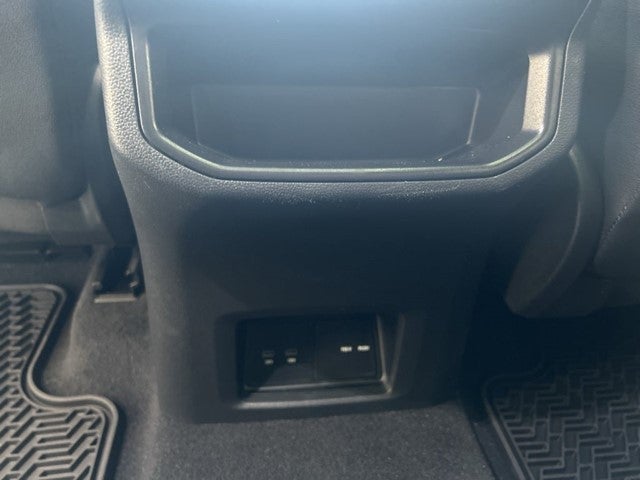 2025 Volkswagen Atlas Cross Sport 2.0T SE w/ Technology