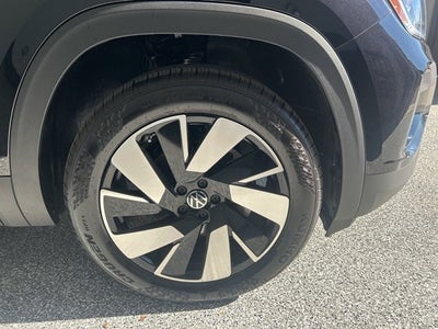 2025 Volkswagen Atlas Cross Sport 2.0T SE w/ Technology