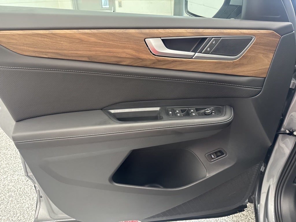 2026 Volkswagen Atlas 2.0T SE w/ Technology