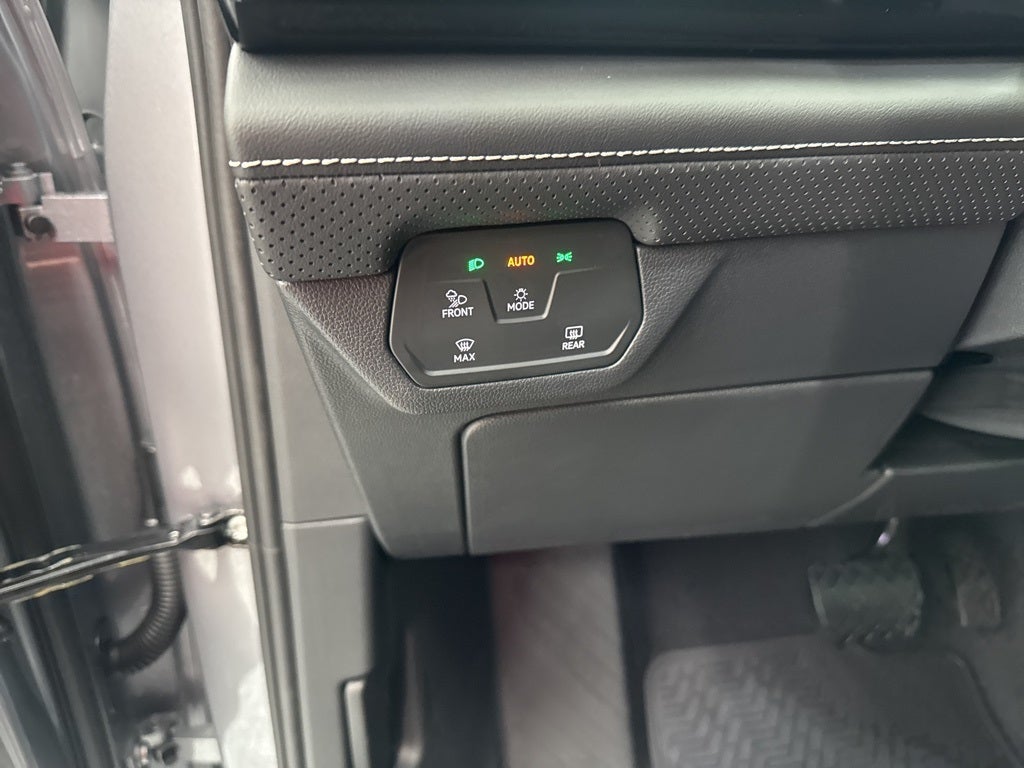 2026 Volkswagen Atlas 2.0T SE w/ Technology