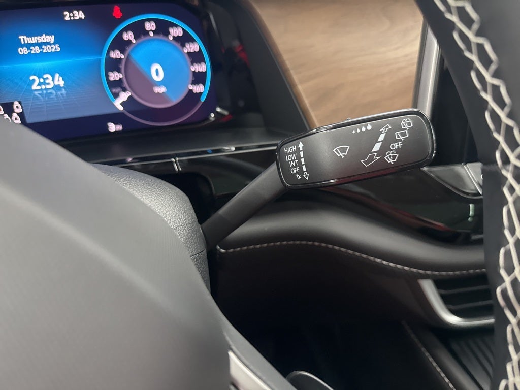 2026 Volkswagen Atlas 2.0T SE w/ Technology